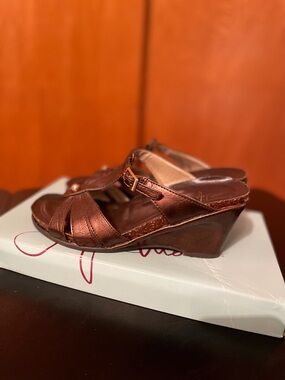 LifeStride X-Plore Bronze Wedge Sandals | Size 6M | Elegant Comfort